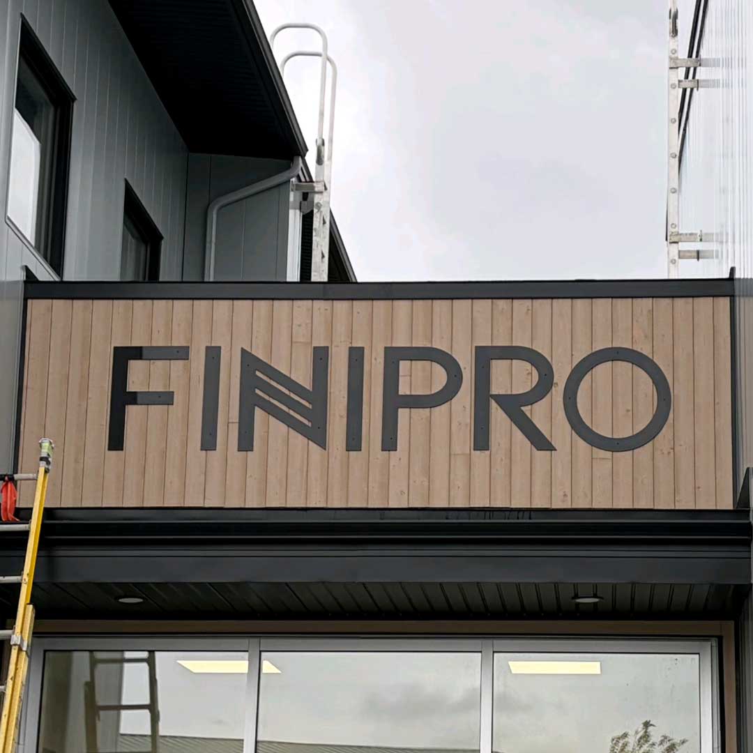 projet-enseigne-exterieure-finipro-tnt-atelier